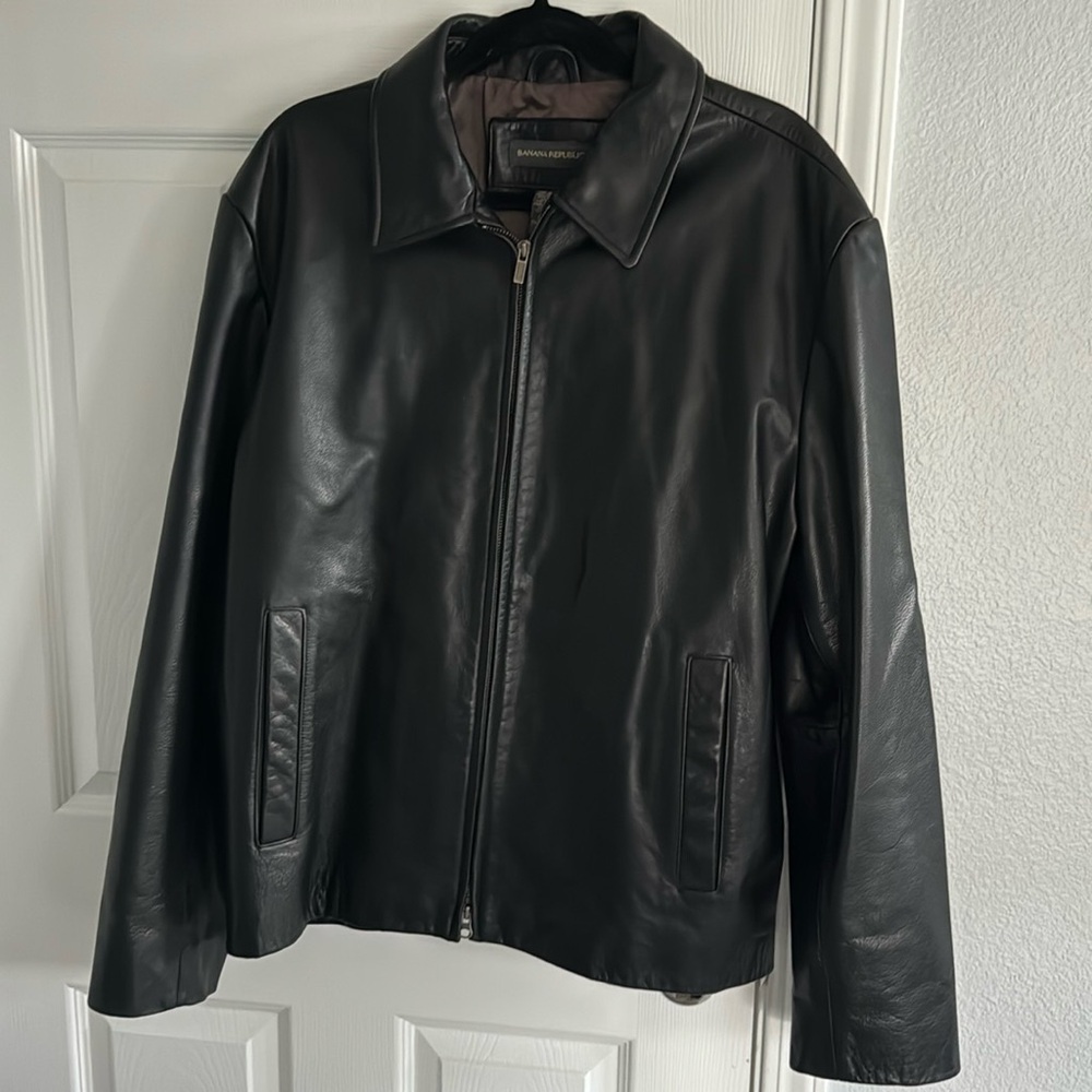 Banana Republic Mens leather jacket XL
100% genuine leather